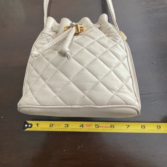 JUDITH LEIBER AUTHENTIC VINTAGE LEATHER CROSSBODY BAG - Picture 12 of 16